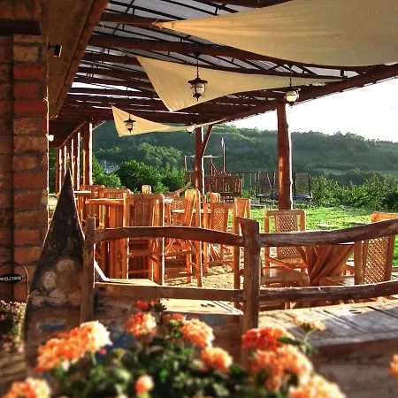 Zdravkovac Country Club *