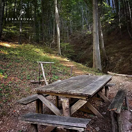 Zdravkovac Country Club * Jarmenovci