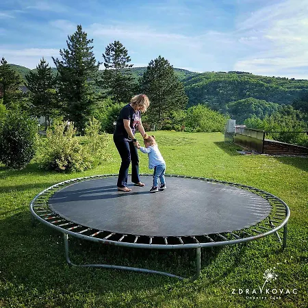 Zdravkovac Country Club Rezort Jarmenovci