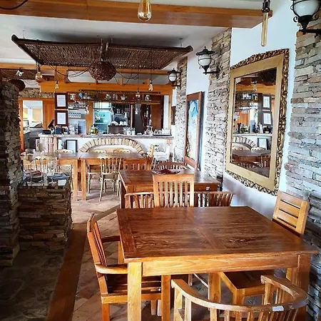 Zdravkovac Country Club *